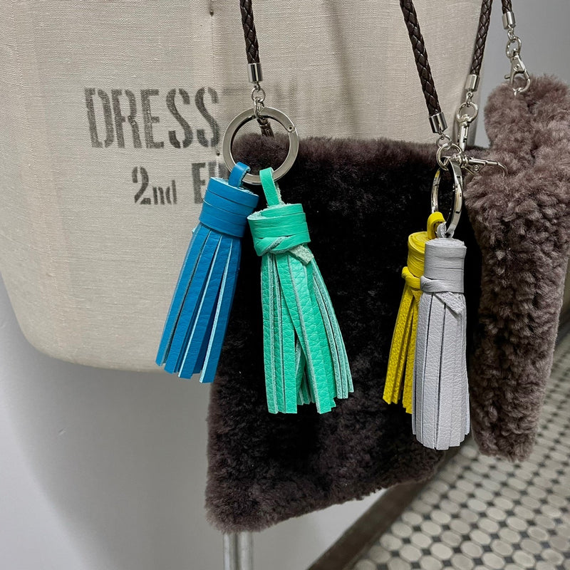 SHORT FRINGE LEATHER KEY RING